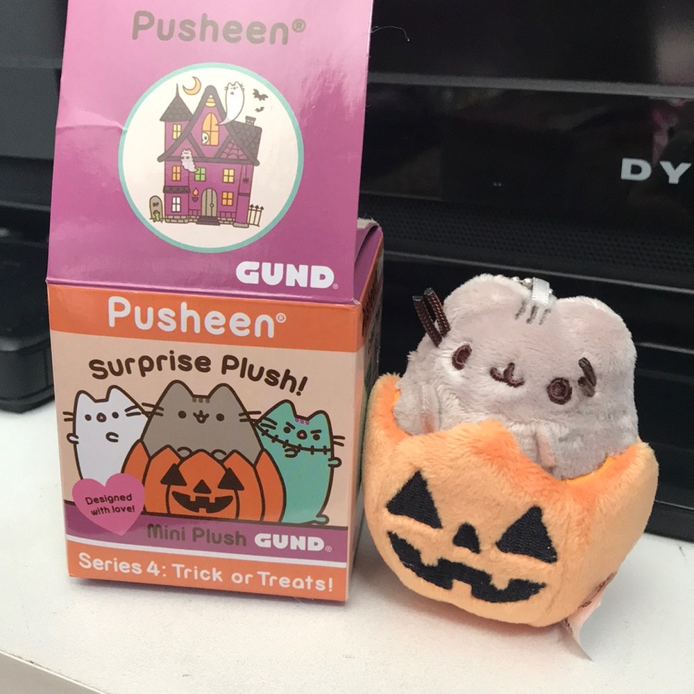 Halloween Pumpkin Pusheen Surprise Plush